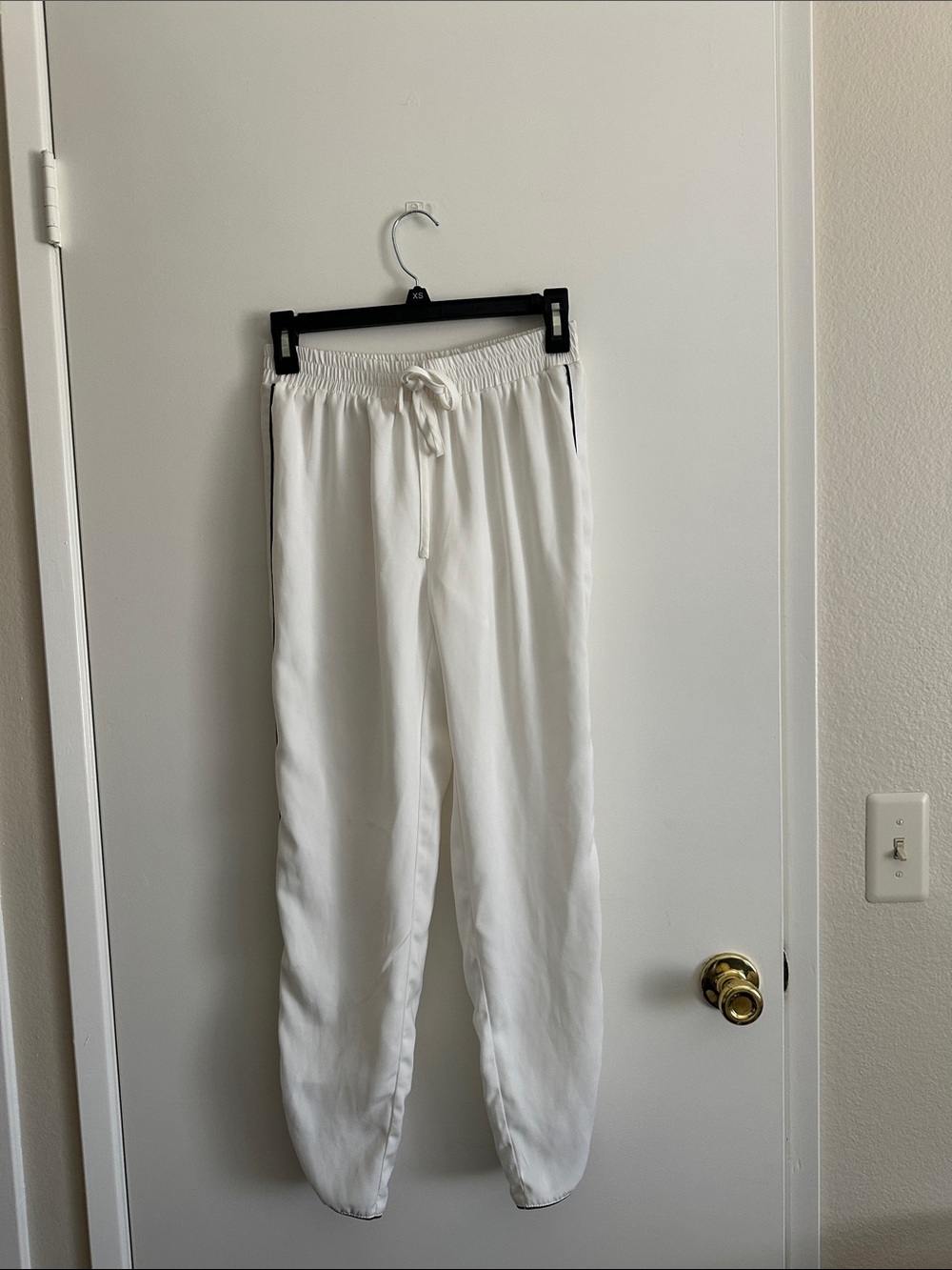 Women's White Drawstring Jogger Pants - Relaxed Fit
